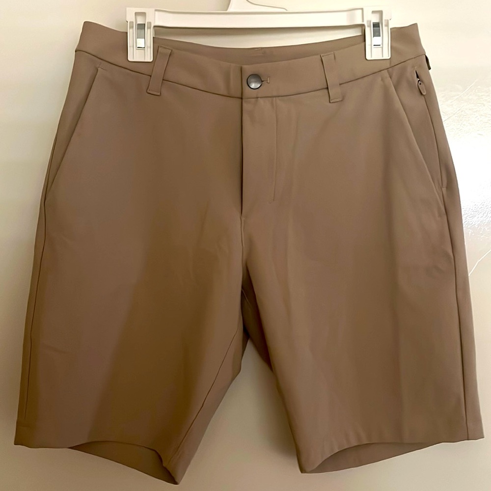 Lululemon Commission Classic-Fit Short 9" 
Warpstreme